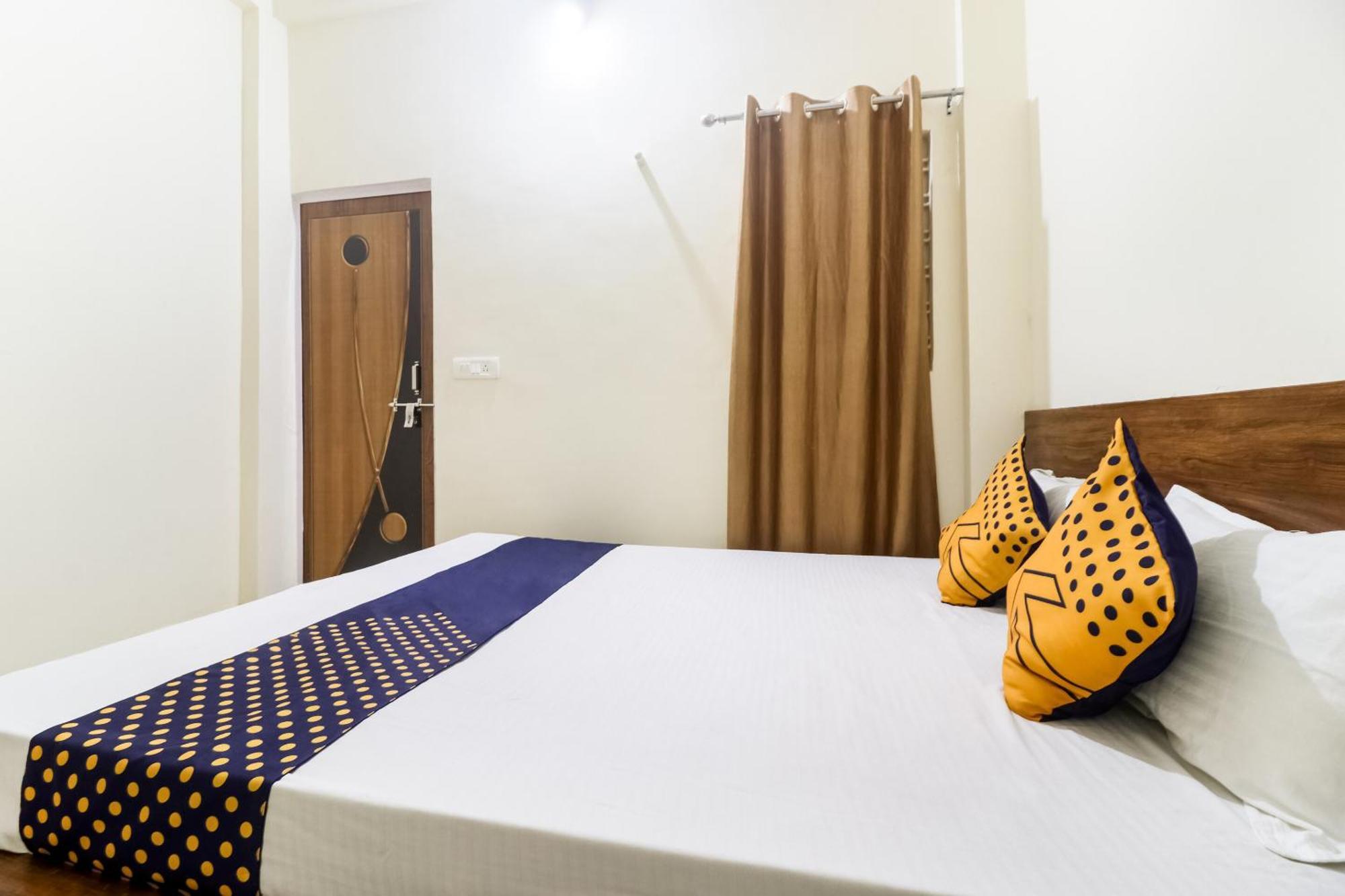 Oyo 40073 Yash Homestay Samarda Kaliāsot Esterno foto