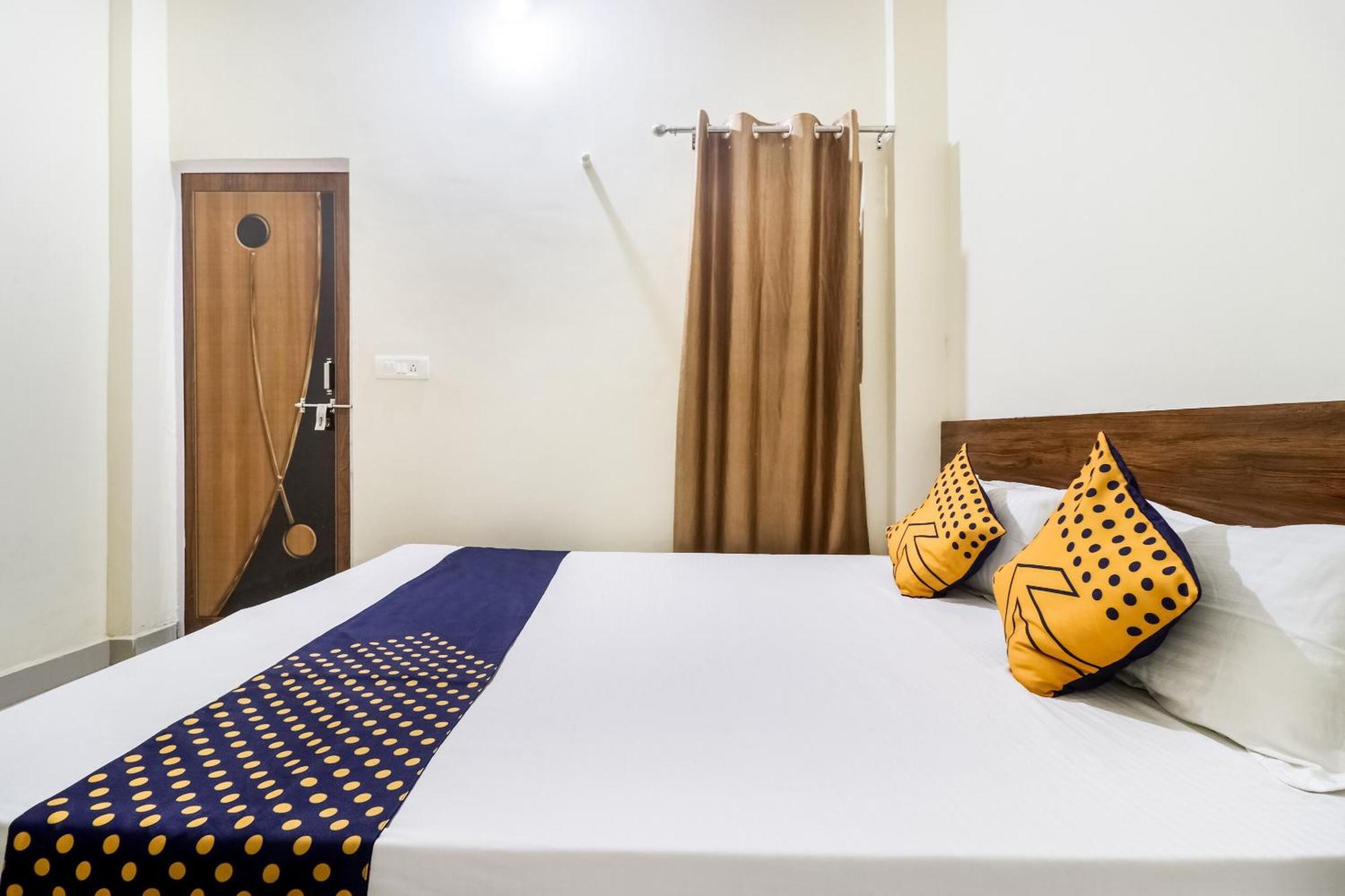 Oyo 40073 Yash Homestay Samarda Kaliāsot Esterno foto